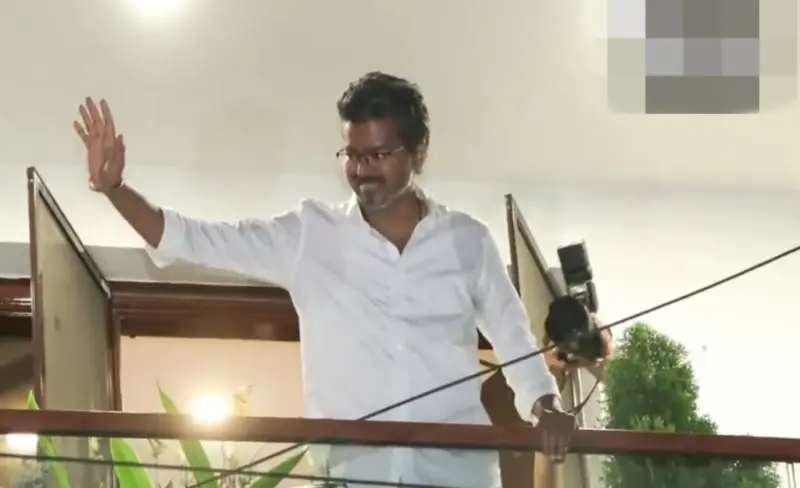 విజయ్ చూపు ఎటు వైపు.. ప్రభుత్వ ఏర్పాటుకు కలిసేదెవరితో?