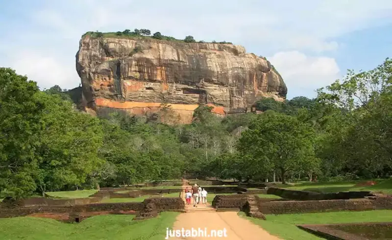Exploring the Legends of Ravana and Sri Lanka's Historical Sites