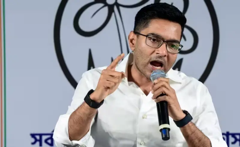 ख्वाजा आसिफ की कोलकाता वाली धमकी पर TMC अभिषेक बनर्जी बोले "उनके घरों में घुसकर उन्हें मार डालेंगे"