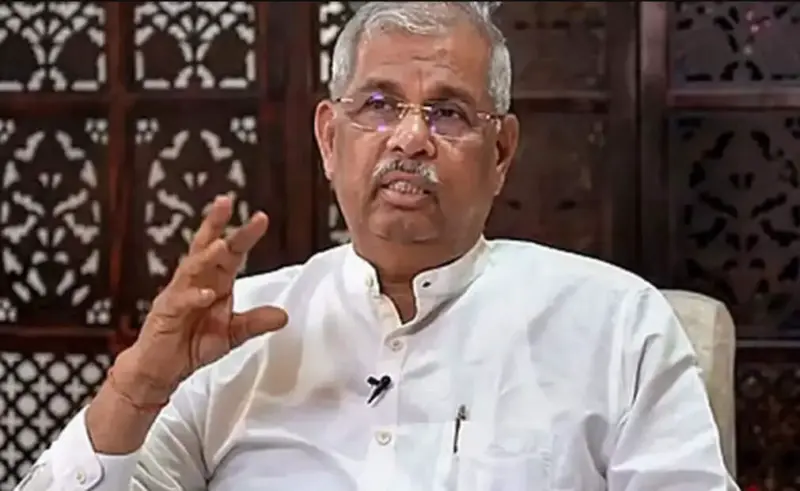 பொறுப்பு ஆளுநர் அர்லேகர் சென்னை வருகை... ஆட்சி அமைப்பதில் நீடிக்கும் பரபரப்பு!
