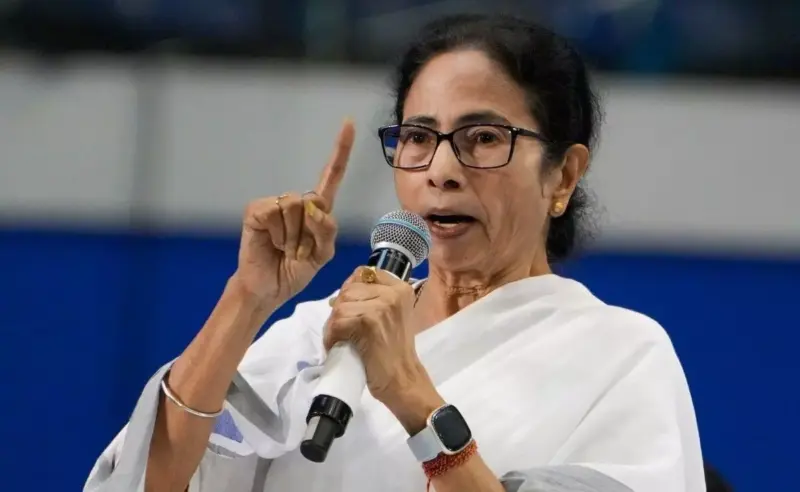 అడ్డం తిరిగిన మమతా, 'రాజీనామా చేసే ప్రసక్తే లేదు'!
