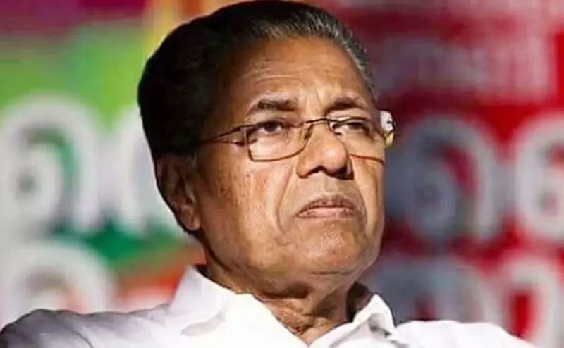മുഖ്യമന്ത്രി പിണറായി വിജയൻ രാജിവെച്ചു