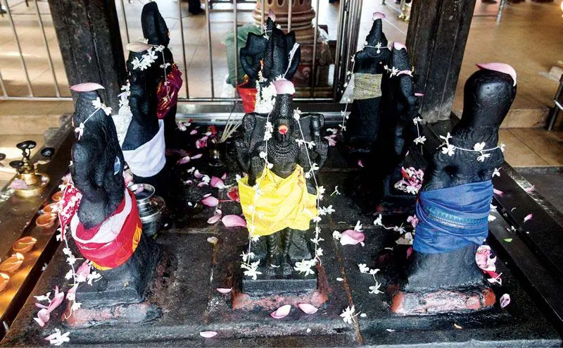 నవగ్రహాలను దర్శించుకొని కాళ్లు కడగకూడదా?