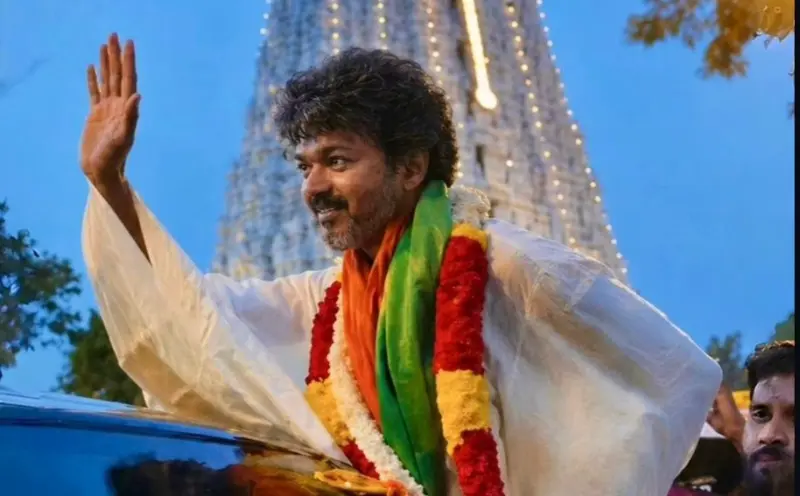 என்னை ஆட்சி அமைக்க அழைக்க வேண்டும்: சென்னை வந்த ஆளுனருக்கு விஜய் கடிதம்,..