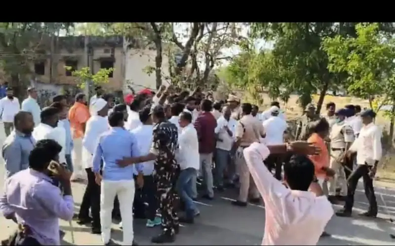 కరీంనగర్ బంద్‌కు బీఆర్ఎస్ పిలుపు.. ఎమ్మెల్యే కౌశిక్ రెడ్డి ఇంటి వద్ద హైటెన్షన్!