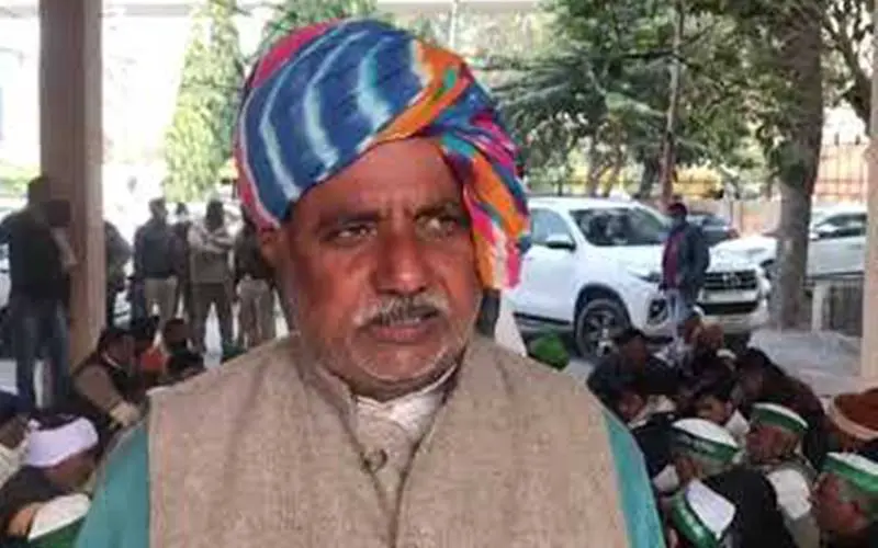 "परदेशातून मिळणारा निधी संपला." - शेतकरी नेत्याचे वक्तव्य