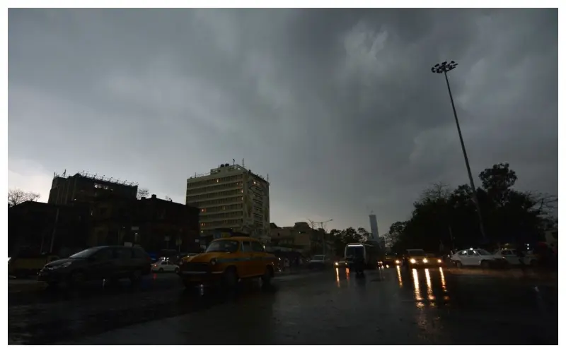কালবৈশাখীর তাণ্ডবের পর ফের সতর্কতা, রাজ্যজুড়ে প্রবল ঝড়-বৃষ্টির পূর্বাভাস