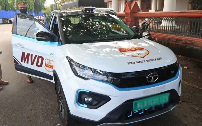 Kerala govt approves joint RTO's stand on intermediaries in MVD offices; draws criticism