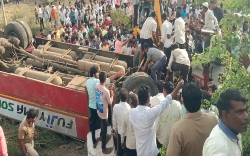 One Killed, 20 Injured as ST Bus Crashes Near Junnar
