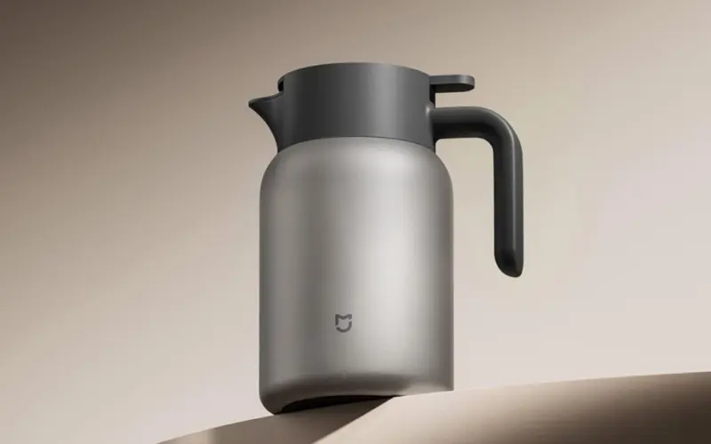 Xiaomi's New Titanium Thermos Promises 12-Hour Hot & Cold Retention