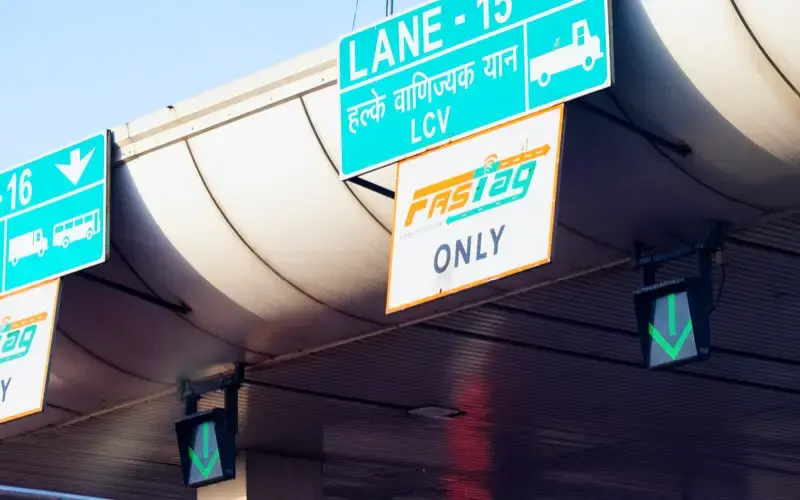 టోల్ ప్లాజాల్లో కొత్త రూల్స్ అమలు