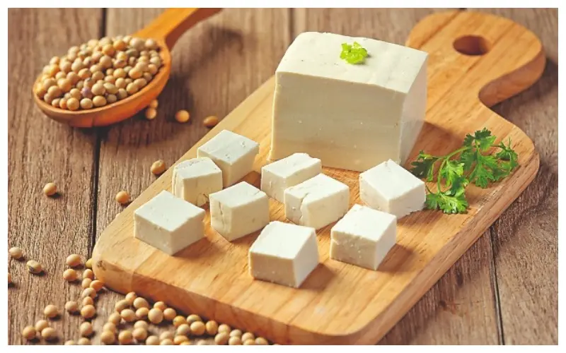 পনিরের বদলে বিষ খাচ্ছেন না তো? রইল খাঁটি পনির চেনার উপায়