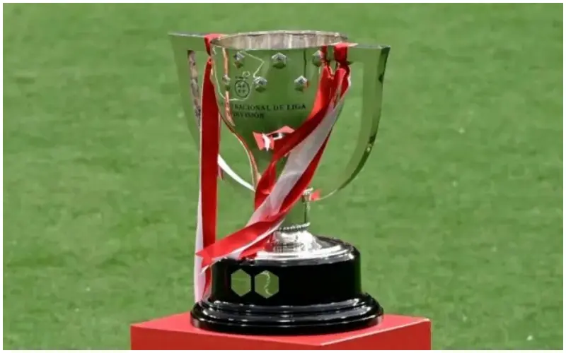 স্প্যানিশ লা লিগা শিরোপা জয়ের কাছে বার্সালোনা