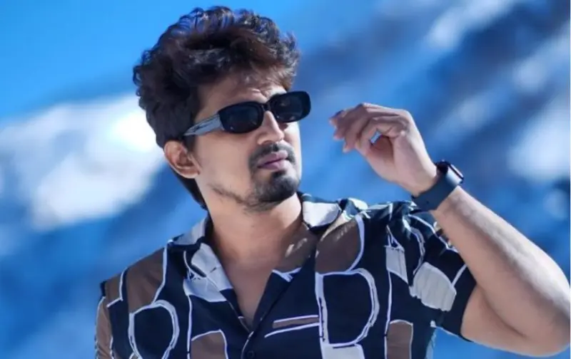 பிரபல 'நடிகருக்கு' அடிச்சது லக்.. சன் டிவியின் 'புதிய' சீரியல் இதுதான்!