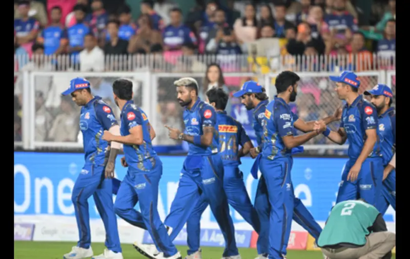 घरचा वाघ. परक्या मैदानावर मात्र मांजर!