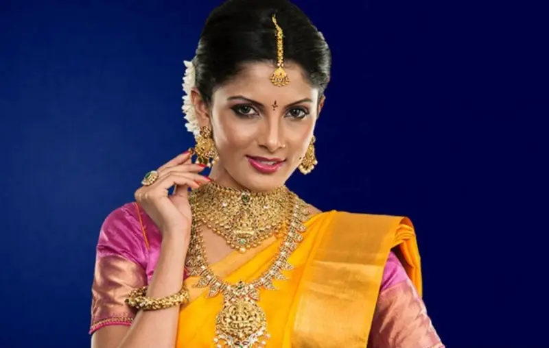 GOLD RATE: கொஞ்சமாக விலை குறைந்தது தங்கம்