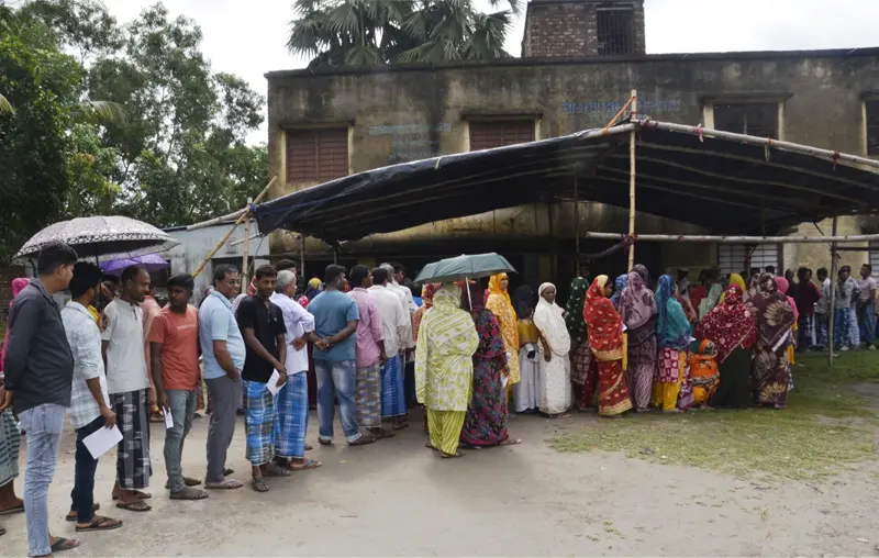Re-election                                                                                    পুনর্নির্বাচন: ডায়মন্ডহারবারে ৮৭.৬০, মগরাহাটে ৮৬. ১১ শতাংশ পড়লো ভোট