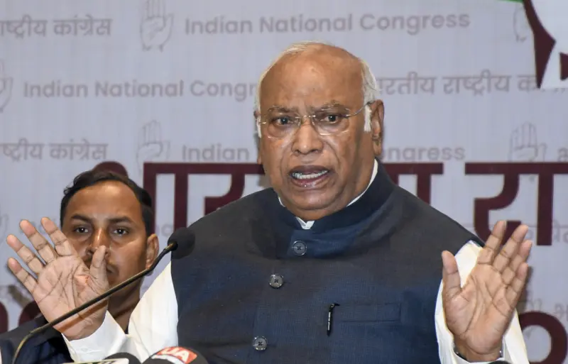 Cong issues whip to party MPs ahead of women quota changes
