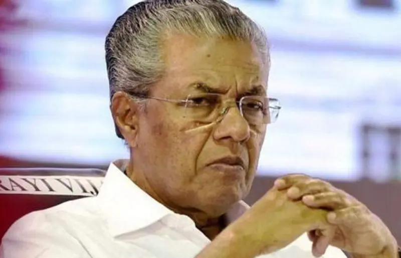 മുട്ടനാടുകളെ തമ്മില് തല്ലിച്ച് ചോരകുടിച്ചത് പിണറായി വിജയനാണ്