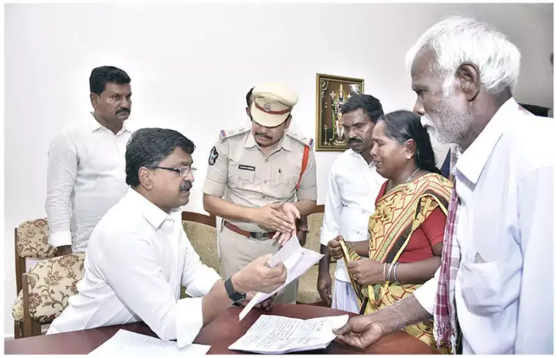 Minister Keshav receives public grievances at Kaukunta
