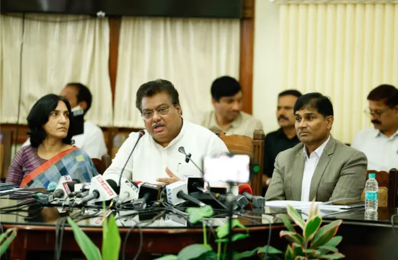 ಜಯಮೃತ್ಯುಂಜಯ ಸ್ವಾಮೀಜಿ ವಿವಾದ: ಕಾನೂನು ಚೌಕಟ್ಟಿನಲ್ಲಿ ತನಿಖೆ ನಡೆಯಲಿ: ಸಚಿವ ಎಂ.ಬಿ. ಪಾಟೀಲ್