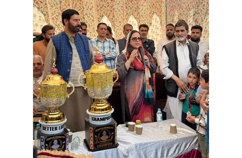 Sakeena inaugurates Shaheed Wali Mohammad Itoo Memorial Cricket tourney
