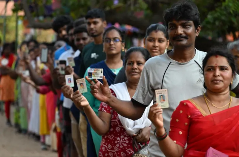 இரண்டாம் கட்ட மக்களவை தேர்தல் வாக்குப்பதிவு தொடங்கியது : முழு விவரம்!
