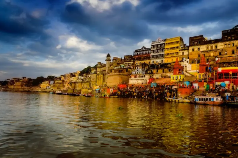 दुनिया का सबसे पुराना शहर काशी के नाम से मशहूर है बनारस, जाने इतिहास और इससे जुड़ी कुछ दिलचस्प बातें