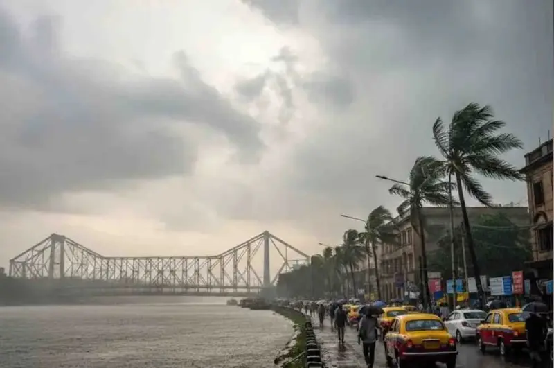 গরমের দাপট সহ্য করতে হবে না বেশিদিন, শুক্রবার থেকেই ফের রাজ্যজুড়ে ব্যাপক ঝড়-বৃষ্টির সম্ভাবনা
