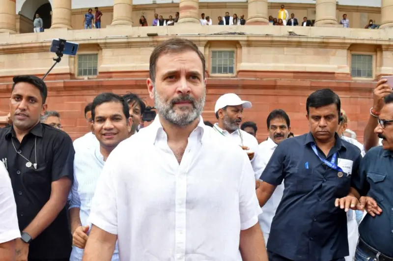 మిత్రధర్మం పాటించి.. విజయ్ ఆఫర్ కాదని! తమిళనాడు కాంగ్రెస్లో చర్చ.!