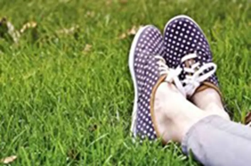 Shoe Odor Removal Tips: Shoes smell bad, but you don't want to wash them. This way, the smell will go away instantly.