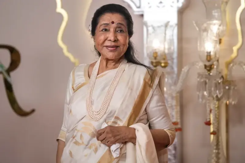Veteran singer Asha Bhosle passes away at 92