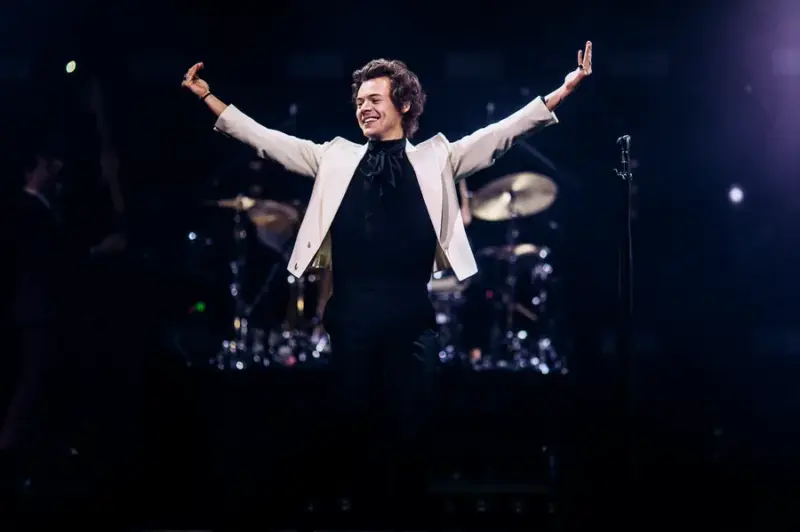 Harry Styles responds after his tour stage set-up is branded worst of all time; 'I wanted to be.'