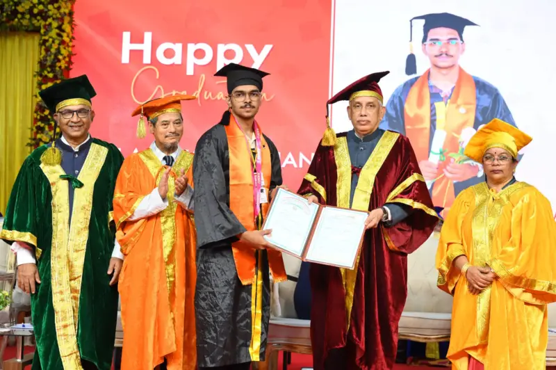 AP Governor Exhorts Students to Develop Independent Analytical Thinking