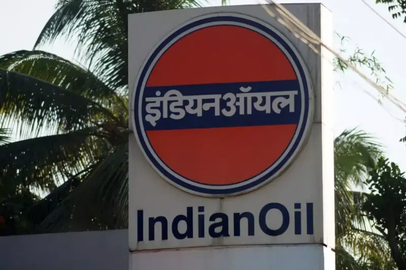 IndianOil says LPG supply stable, warns against panic booking