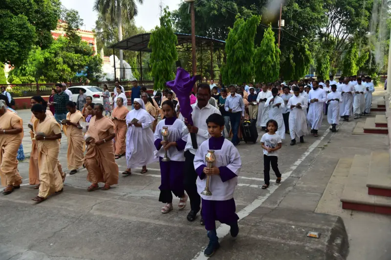 From Kolkata to Delhi, Devotees Commemorate Jesus Christ's Sacrifice on Good Friday
