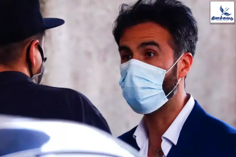 கால்பந்து வீரர் மரடோனா மரணத்தில் மர்மம்.. சிகிச்சையளித்த டாக்டர் வீட்டில் போலீசார் ரெய்ட்!