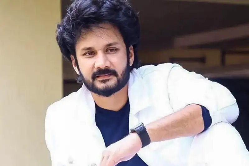 ஹீரோவான பிக்பாஸ் போட்டியாளர். சரியான ஜாக்பாட். ரசிகர்கள் வாழ்த்து..!