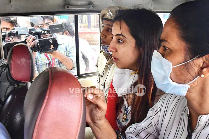 ಡ್ರಗ್ಸ್ ದಂಧೆ ಪ್ರಕರಣ: ನಟಿ ಸಂಜನಾ ಗಲ್ರಾನಿಗೆ ಸೆ.18ರವರೆಗೆ ನ್ಯಾಯಾಂಗ ಬಂಧನ