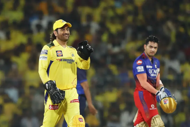 CSK vs RCB: 'ஆடாம ஜெயிச்சோமடா'. முதல் போட்டியில் தோனி படைத்த சாதனைகள்