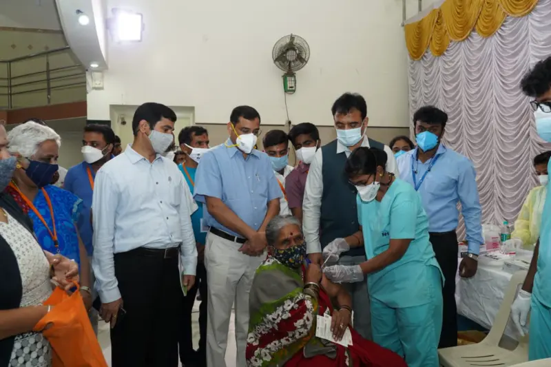 ಮಲ್ಲೇಶ್ವರ: ವರ್ತಕರಿಗೆ ವ್ಯಾಕಿನೇಷನ್‌ಗೆ ಚಾಲನೆ ನೀಡಿದ ಡಿಸಿಎಂ ಅಶ್ವತ್ಥ್ ನಾರಾಯಣ್