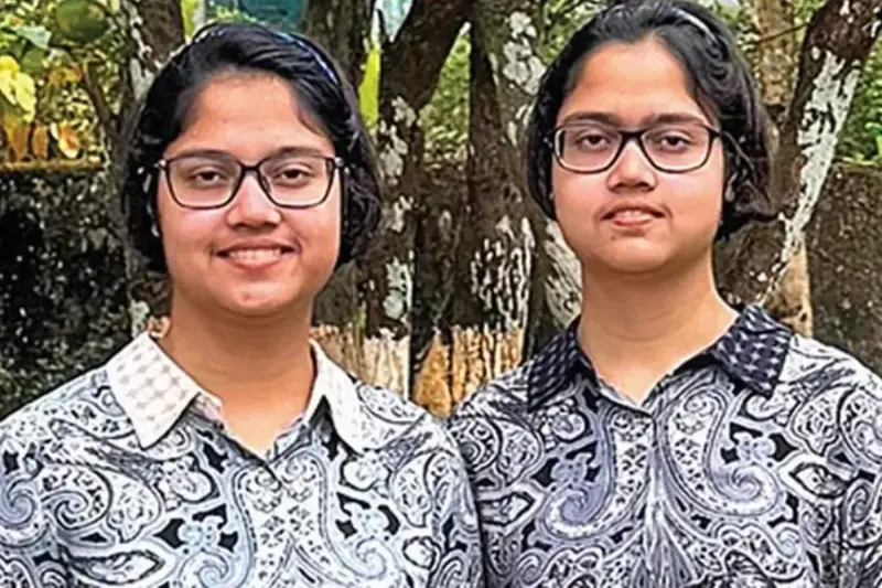 Perfect 500 in CBSE! Bengal twins dazzle as elder scores full marks, sister aces with flying colours