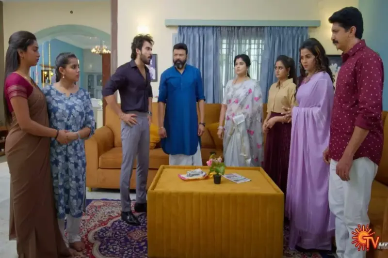 விஜய்யின் தமிழக வெற்றிக் கழக வெற்றியை பட்டாசு வெடித்து கொண்டாடிய மூன்று முடிச்சு சீரியல் நடிகை... வீடியோவுடன் இதோ