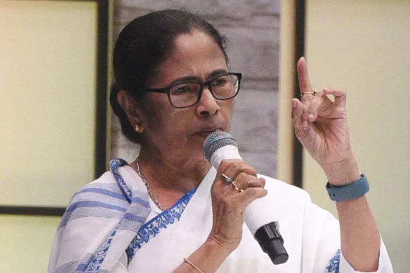 "পালিয়েও পার পাবেন না", পুলিশ পর্যবেক্ষকদের হুঁশিয়ারি মমতার! কালীঘাটের ওসির বিরুদ্ধে ক্ষোভ উগরে দিলেন নেত্রী