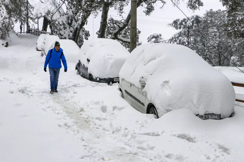 Sharp chill sweeps north India day after snowfall, rain; major roads in hills remain blocked