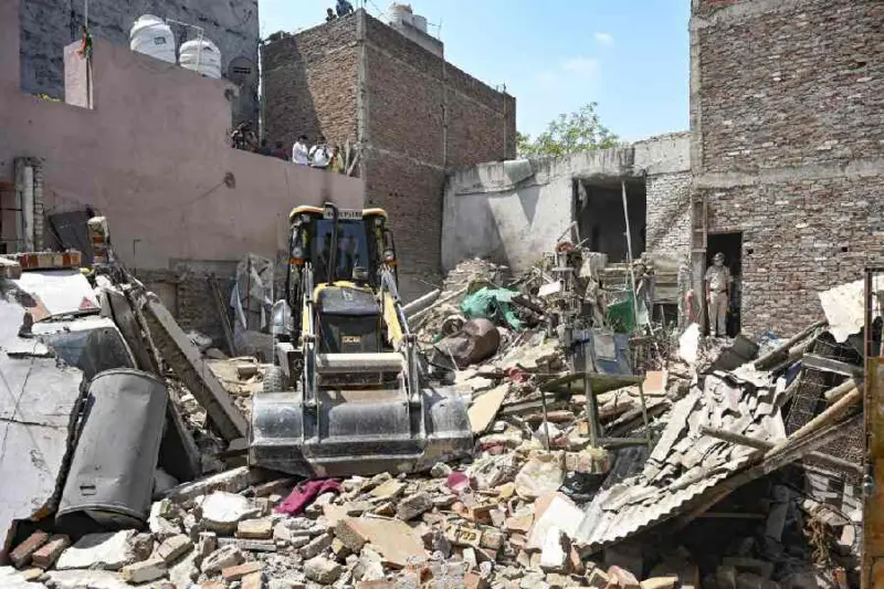 New Delhi: Single-storey factory collapses in LPG cylinder blast, 11 wounded, one critical