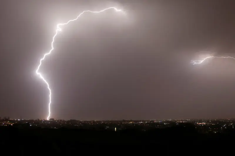 ઉત્તર ભારતમાં આગામી ૩ દિવસ ભારે વરસાદ, તોફાન અને વીજળી પડવાની ભીતિ, ૧૩ રાજ્યોમાં એલર્ટ