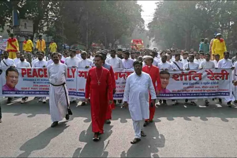 For a better world: Hundreds rally for peace, oppose attacks on Christians and churches