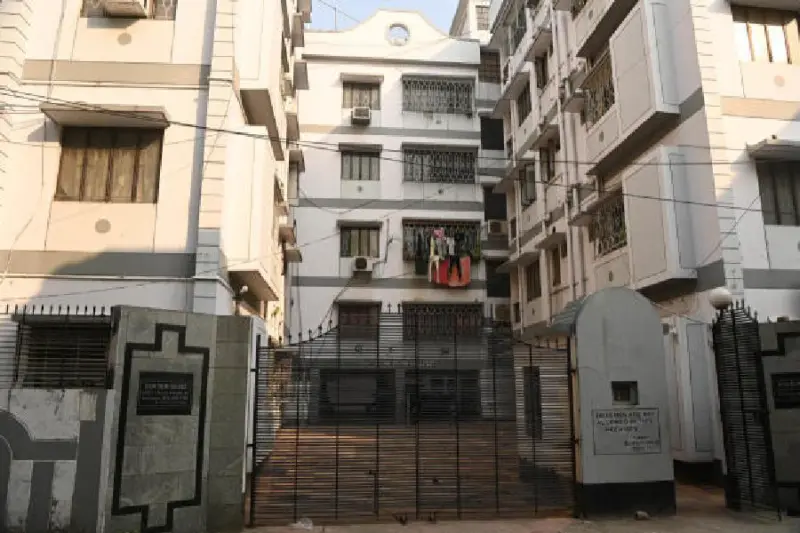 8 residents of a Dum Dum apartment allege wrongful voter roll deletion despite documents