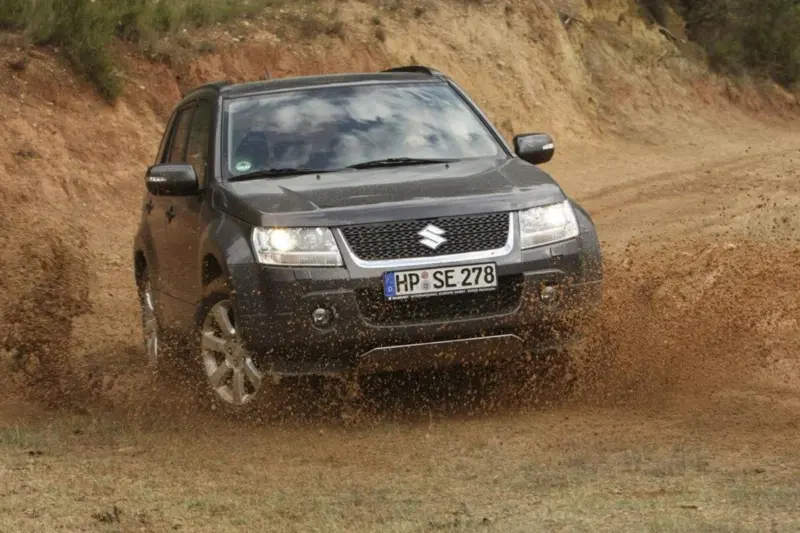 Maruti Grand Vitara: शहर की शान और एडवेंचर की जान कैसे बनी विटारा,  माइलेज-कीमत से लेकर स्मार्ट टेक्नोलॉजी तक सबकुछ जानें